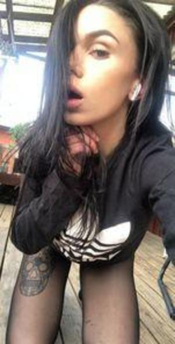  213-653-4365, 25  female escort, Concord